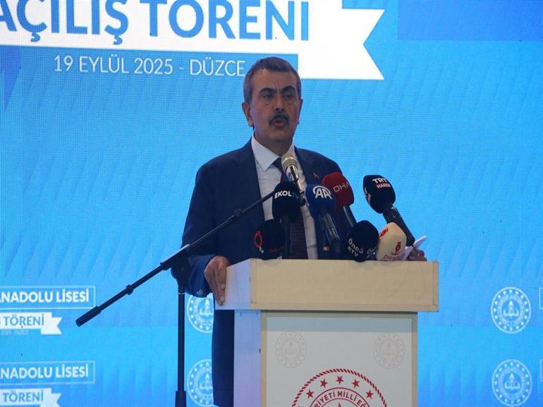 Bakan Tekin’den okullara sürpriz ziyaret