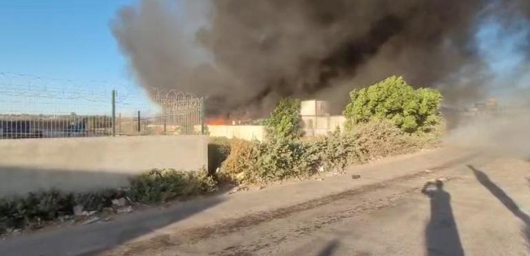 Adanada zincir marketin deposunda çıkan yangın kontrol altında