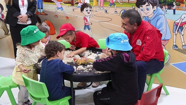 Milli Eğitim Bakanı Yusuf Tekin, TEKNOFEST’i ziyaret etti