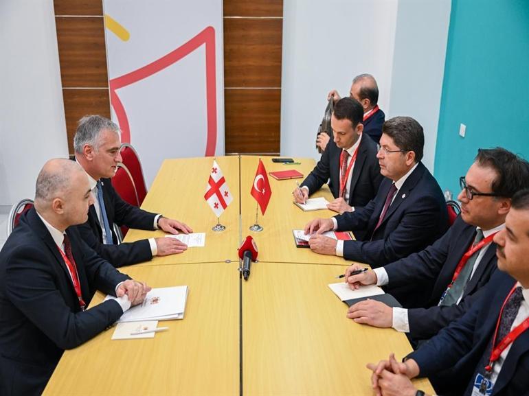 Bakan Tunçtan peş peşe önemli görüşmeler