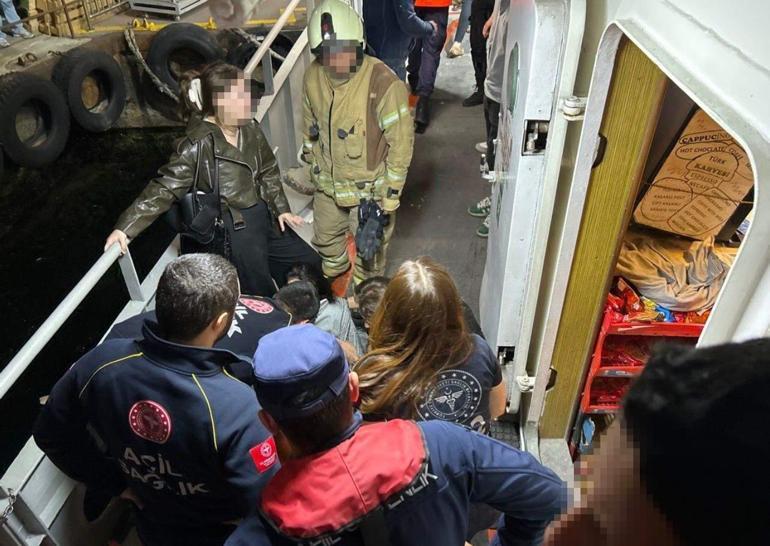 Beşiktaş - Üsküdar motoru, kuru yük gemisi ile çarpıştı: 12 yaralı