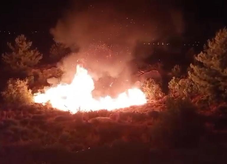 Düğünde atılan havai fişekler yangın çıkardı; alevler ormana sıçramadan söndürüldü