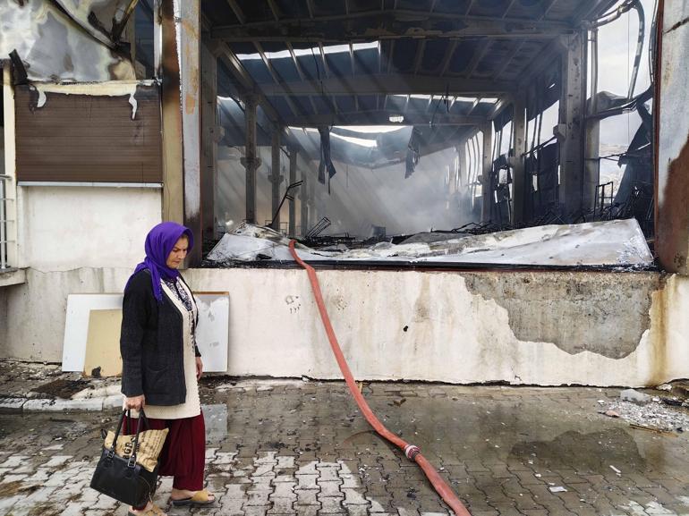 Kayseride mobilya fabrikasında yangın kontrol altında