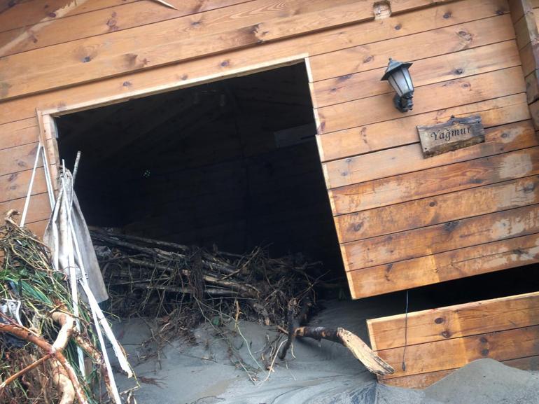 Rizede yağış, sel ve heyelana neden oldu