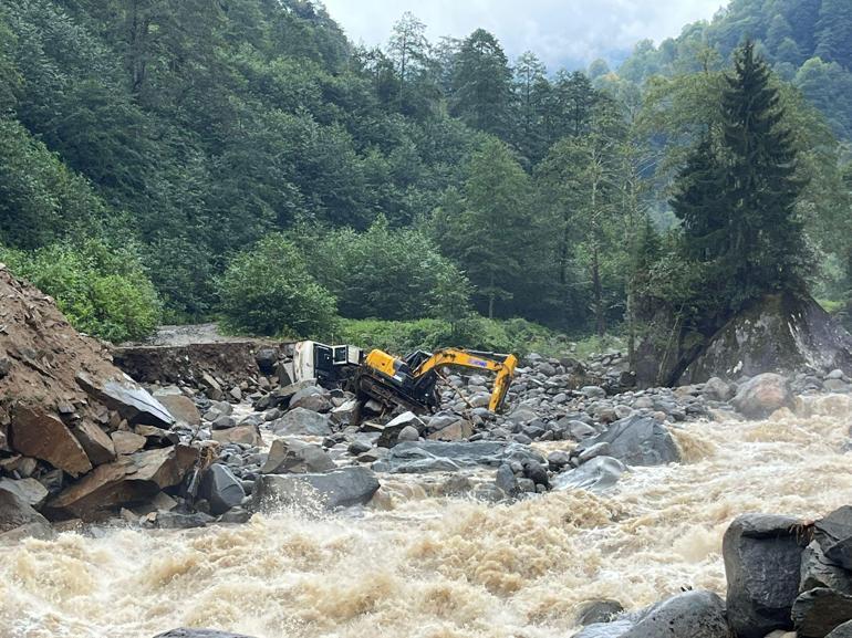 Rizede yağış, sel ve heyelana neden oldu