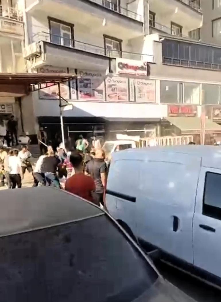 Batman’da iki grup arasında taş ve sopalı kavga kamerada