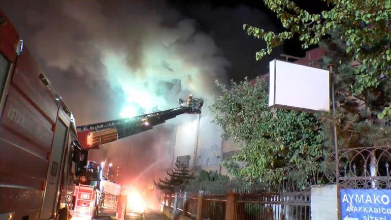 Başakşehirde plastik malzeme atölyesinde çıkan yangın söndürüldü