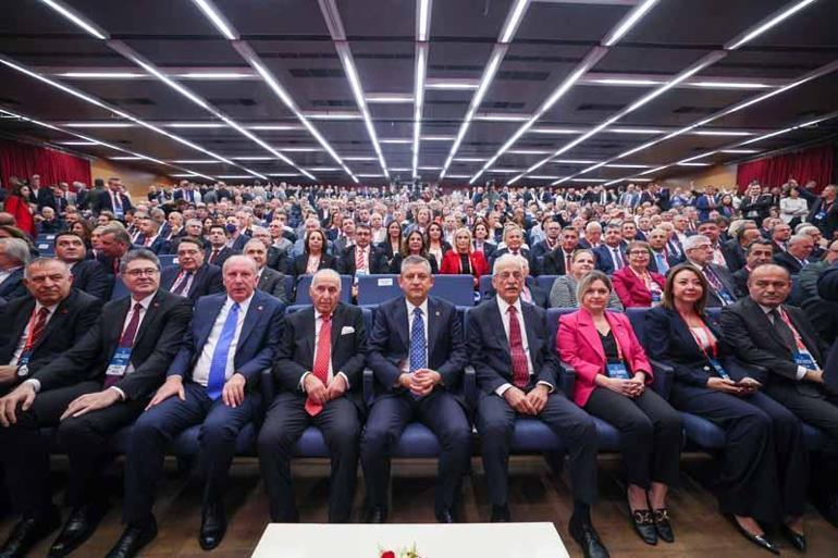 Özgür Özel, yeniden genel başkan seçildi