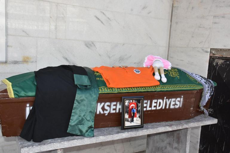 Eşya taşıma sırasında üzerine koltuk düşen 9 yaşındaki Ebrar öldü