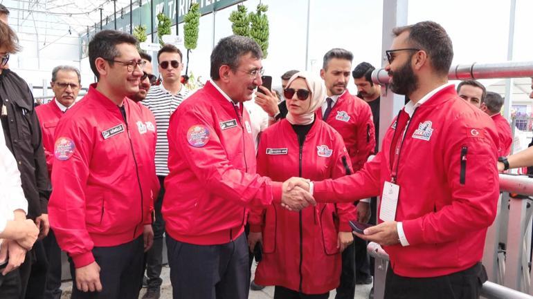 Cumhurbaşkanı Yardımcısı Cevdet Yılmaz TEKNOFESTi ziyaret etti