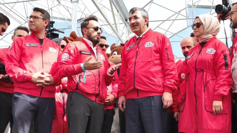 Cumhurbaşkanı Yardımcısı Cevdet Yılmaz TEKNOFESTi ziyaret etti