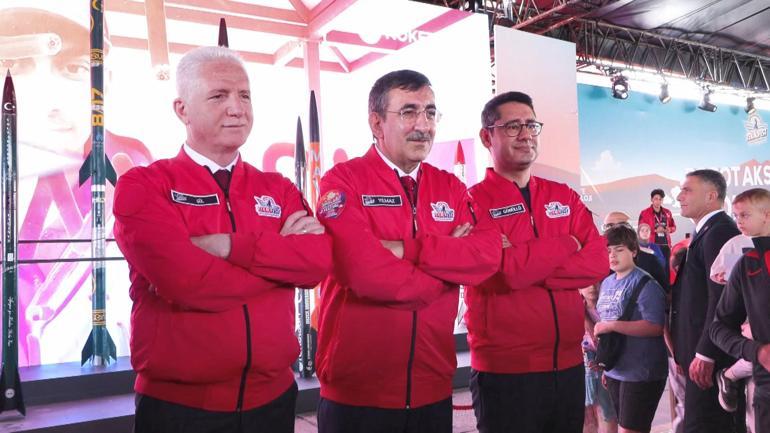 Cumhurbaşkanı Yardımcısı Cevdet Yılmaz TEKNOFESTi ziyaret etti