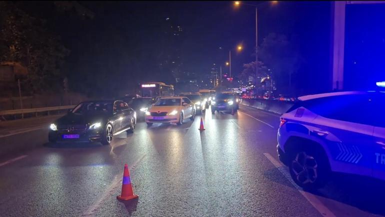 Kadıköyde 3 aracın karıştığı zincirleme kaza