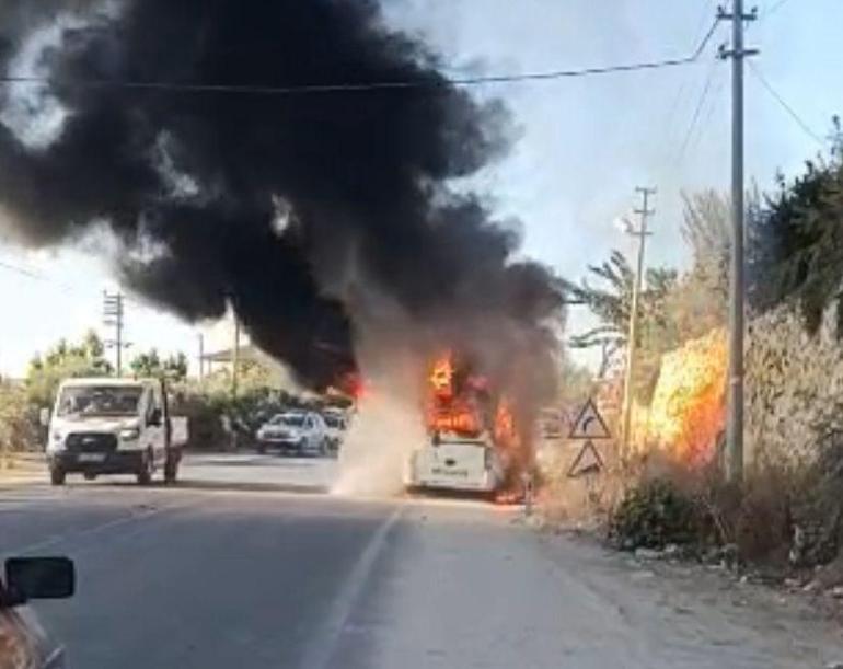 Mersinde öğrenci servisi yandı