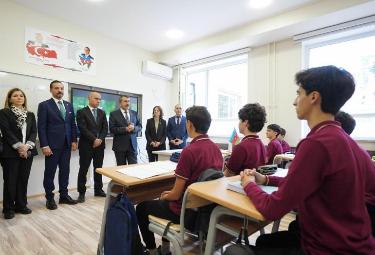 Bakan Tekin, Bakü Türk Anadolu Lisesi açılış törenine katıldı
