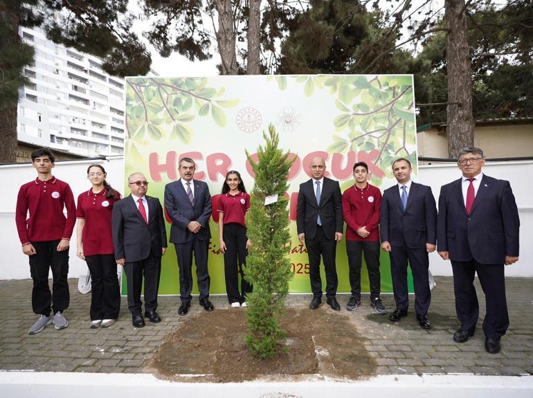 Bakan Tekin, Bakü Türk Anadolu Lisesi açılış törenine katıldı
