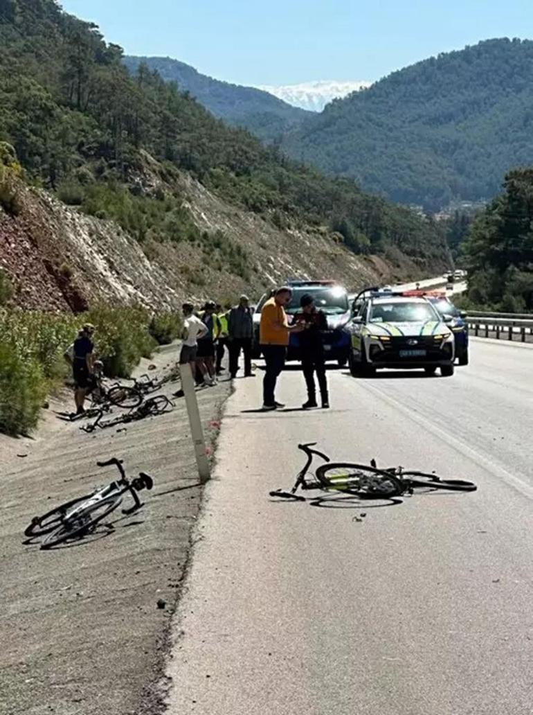İki bisikletlinin öldüğü kazada otomobil sürücüsüne 6 yıl 8 ay hapis ve tahliye