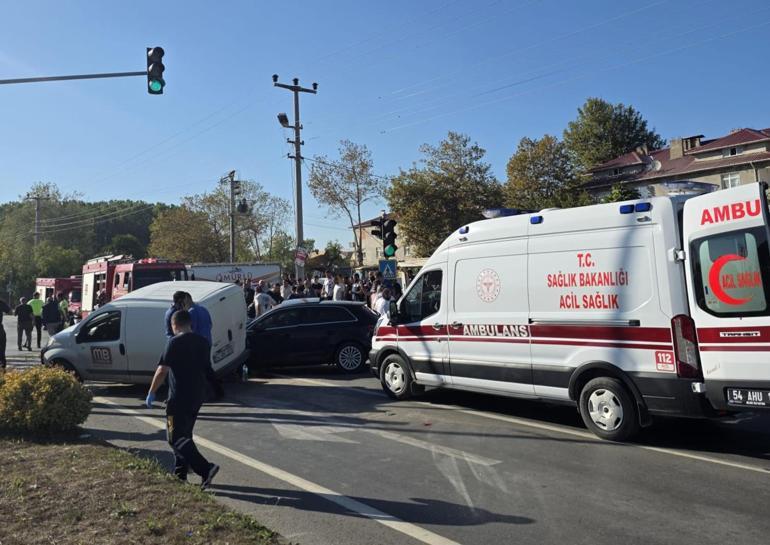 Sakaryada 4 aracın karıştığı kazada 6 yaralı