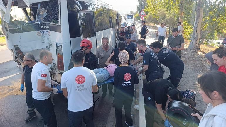 Antalyada midibüsler çarpıştı; 15 yaralı