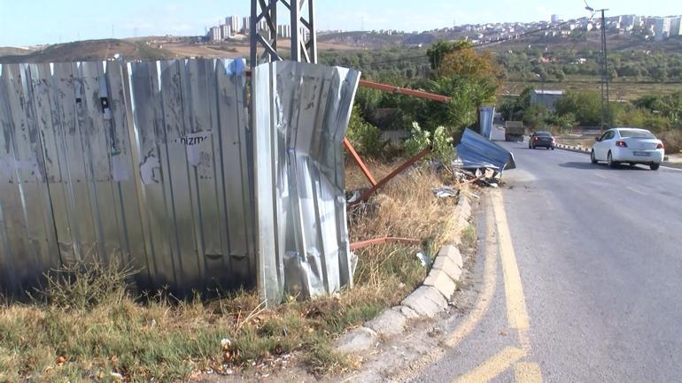 Başakşehirde kazada otomobile saplanan demir sürücünün bacağını delip aracın arkasından çıktı