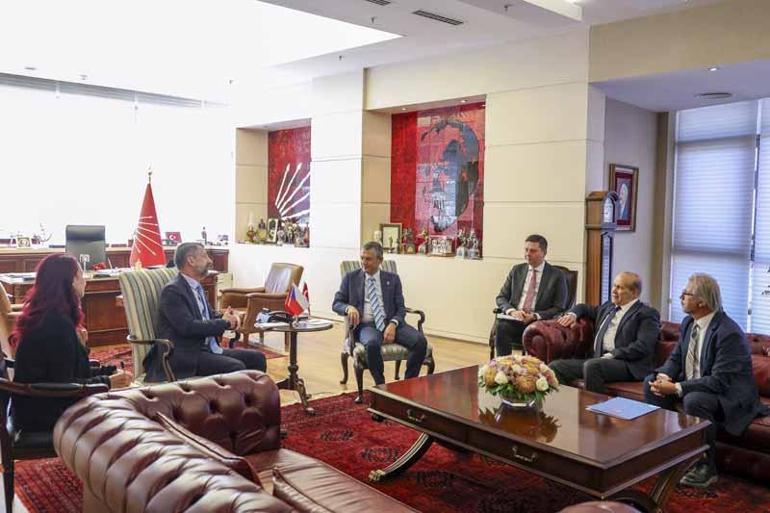 Özgür Özel, Çek Cumhuriyeti Büyükelçisi Stapaneki kabul etti