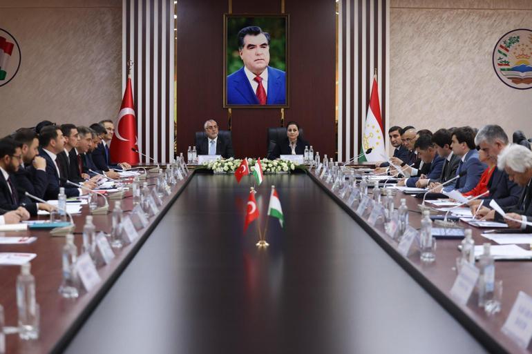 Bakan Işıkhan, Tacikistanda