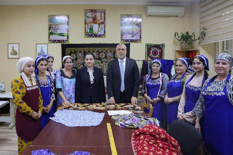 Bakan Işıkhan, Tacikistanda