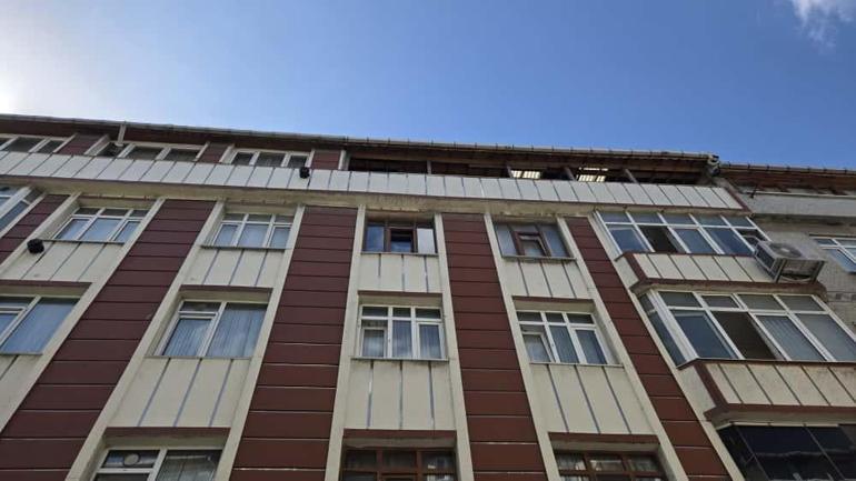 Sultangazide tartıştığı babasını boğazını keserek öldürdü