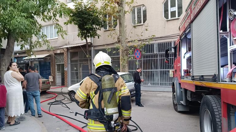 Yanan daireden alt komşusu kurtardı; yangın dronla görüntüledi