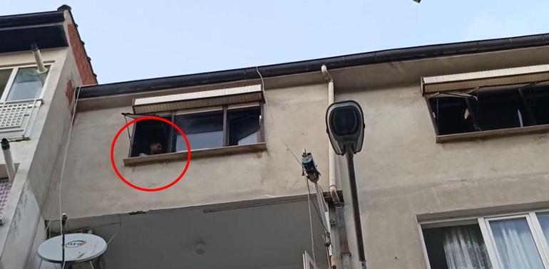 Yanan daireden alt komşusu kurtardı; yangın dronla görüntüledi