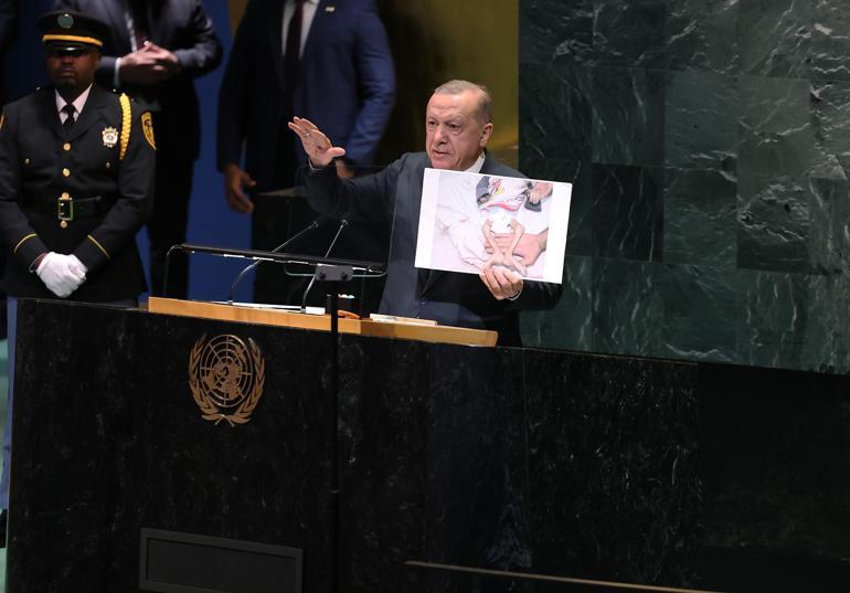 Cumhurbaşkanı Erdoğan: Gazze’de yaşanan barbarlığa karşı sesini yükseltmeyen herkes bu vahşetin sorumluluğuna ortaktır