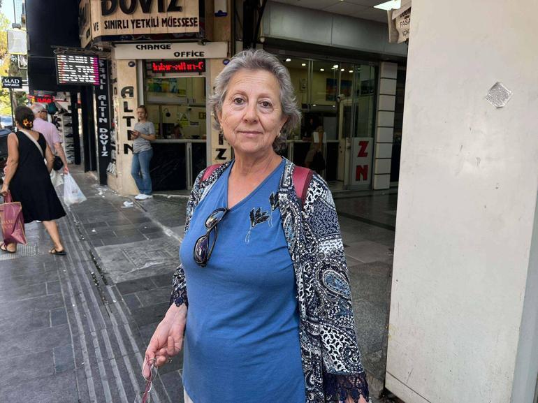 Karşıyakada işçiler yeniden eyleme başladı; oluşan çöp yığınları tepkiye neden oldu