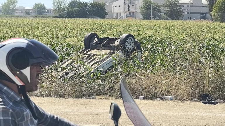 Takla atıp mısır tarlasına uçan hafif ticari aracın sürücüsü yaralandı