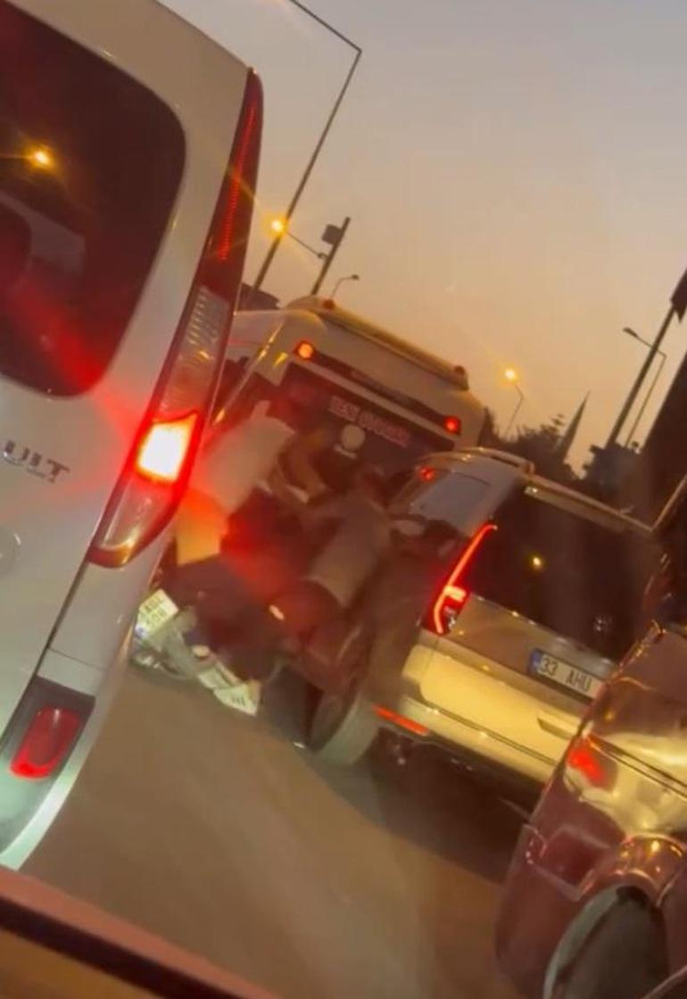 Mersin’de trafik kavgası kamerada