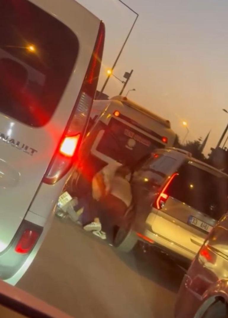 Mersin’de trafik kavgası kamerada