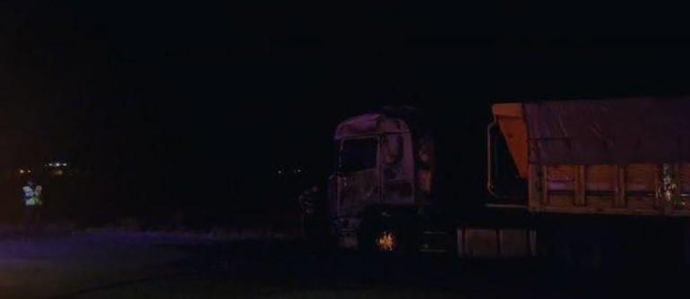 Çorumda TIR alev alev yandı