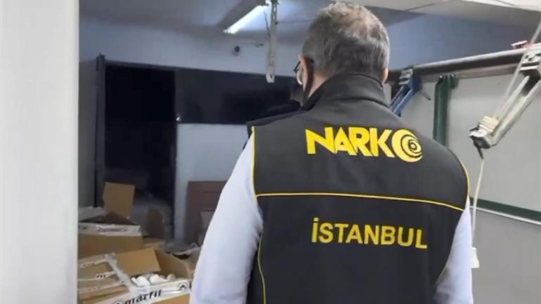 İstanbulda 696 kilogram uyuşturucu madde ve 1,5 milyon hap ele geçirildi: 13 kişi tutuklandı