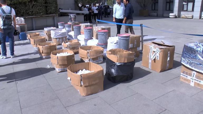 İstanbulda 696 kilogram uyuşturucu madde ve 1,5 milyon hap ele geçirildi: 13 kişi tutuklandı