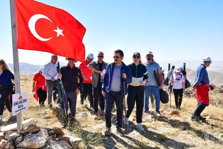 Neşet Ertaş, Kırşehirdeki mezarı başında anıldı