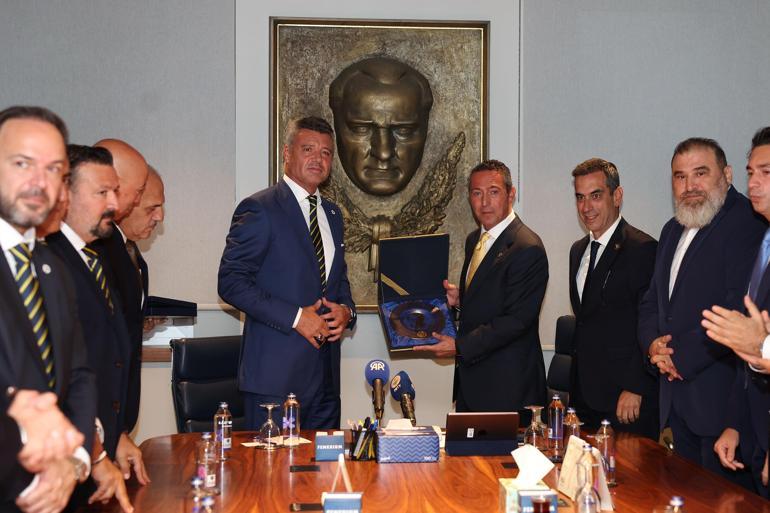 Fenerbahçede başkan Sadettin Saran mazbatasını aldı