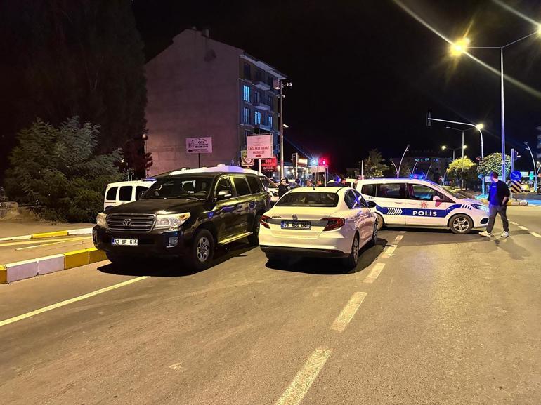 Tunceli’de otobüs durağındaki şüpheli çanta fünye ile patlatıldı