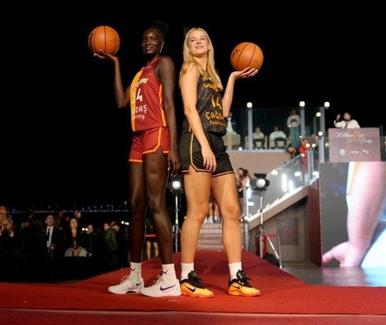 Galatasaray Adası’nda görkemli forma lansmanı gecesi