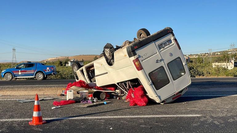 Şanlıurfa’da tütün işçilerinin taşındığı minibüs devrildi: 20 yaralı
