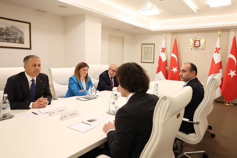 Bakan Yerlikaya, Gürcistan Başbakanı Kobakhidze ile görüştü