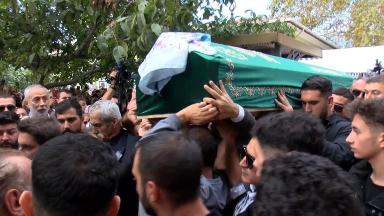 Şarkıcı Güllü son yolculuğuna uğurlandı