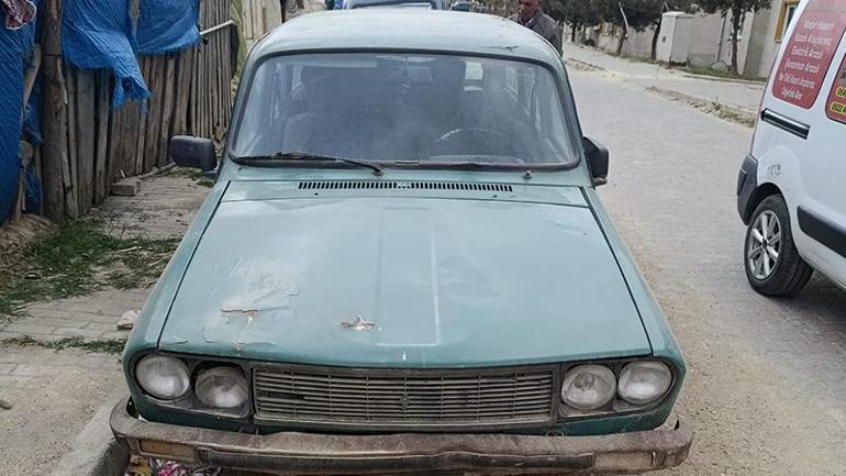 Motosiklet, otomobile çarpıp başka aracın üzerine düştü; 1 yaralı