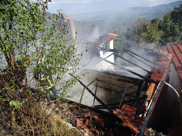 Evde çıkan yangın ormana sıçramadan söndürüldü