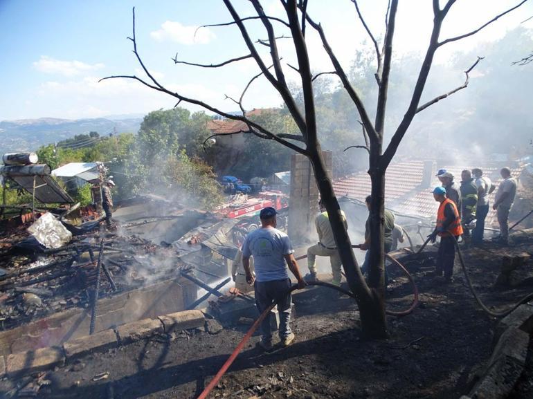 Evde çıkan yangın ormana sıçramadan söndürüldü