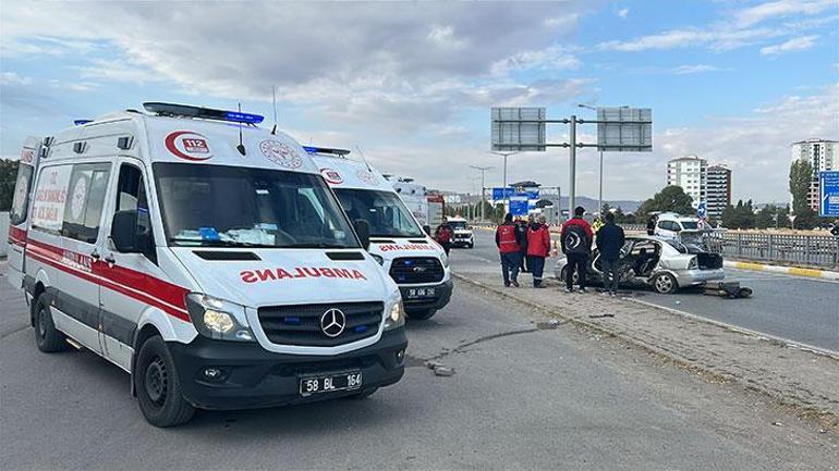 Sivas’ta iki otomobil çarpıştı: 1 ölü 3 yaralı