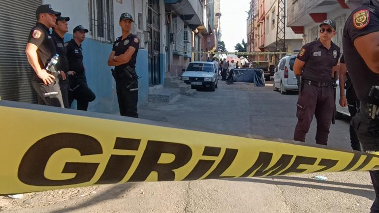 Boşanma aşamasındaki eşini öldürüp, intihar etti